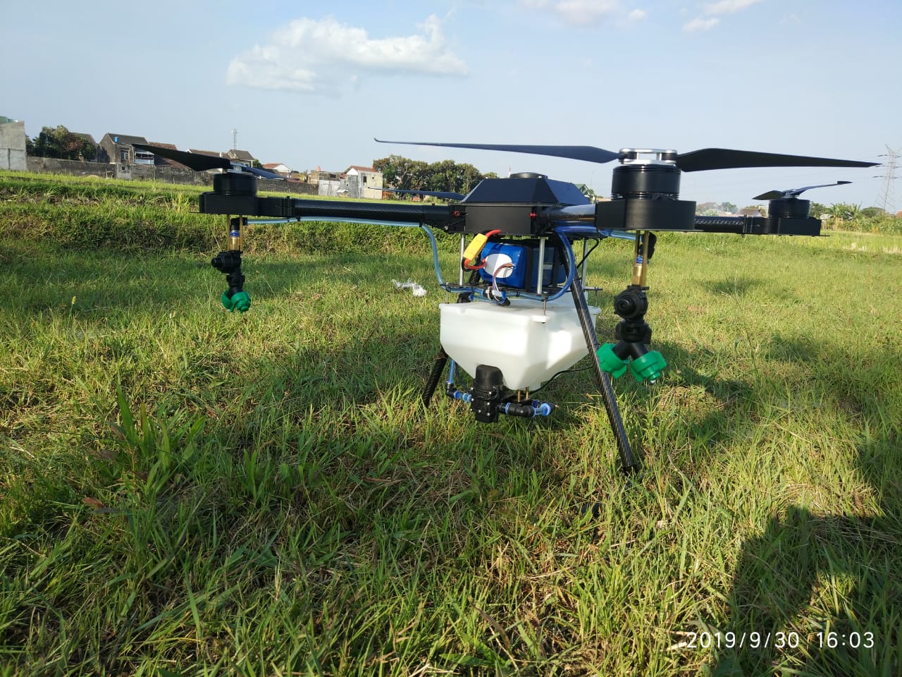 (Drone Pertanian Ferto 15 FDS / sumber : Fulldronesolutions.com)